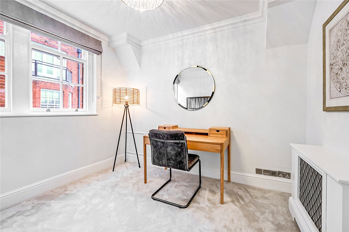 4 bedroom Flat, Grosvenor Square, Mayfair, W1K - Available, Image 5