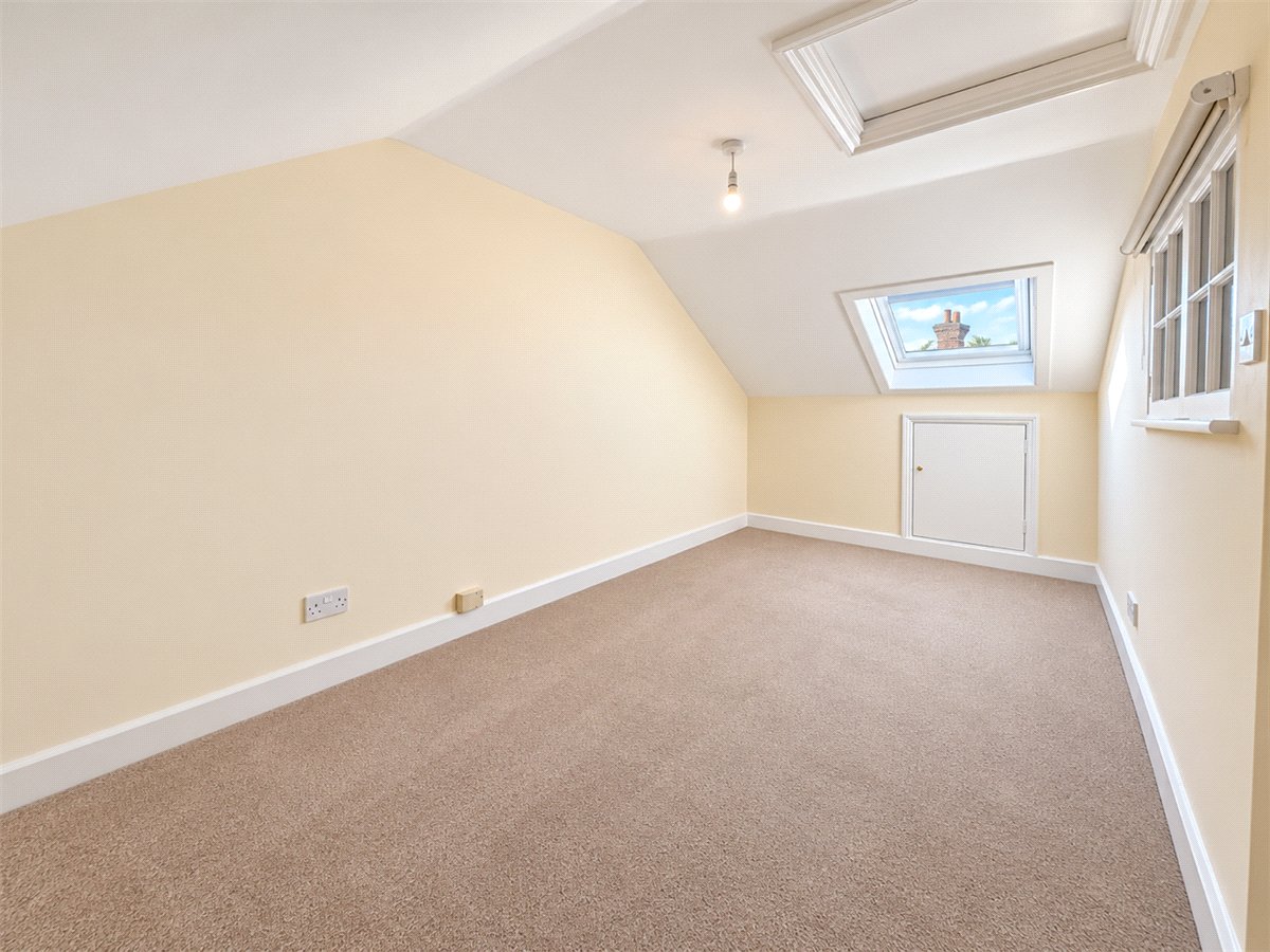 3 bedroom House, Eastgate Street, Winchester, SO23 - Available, Image 7