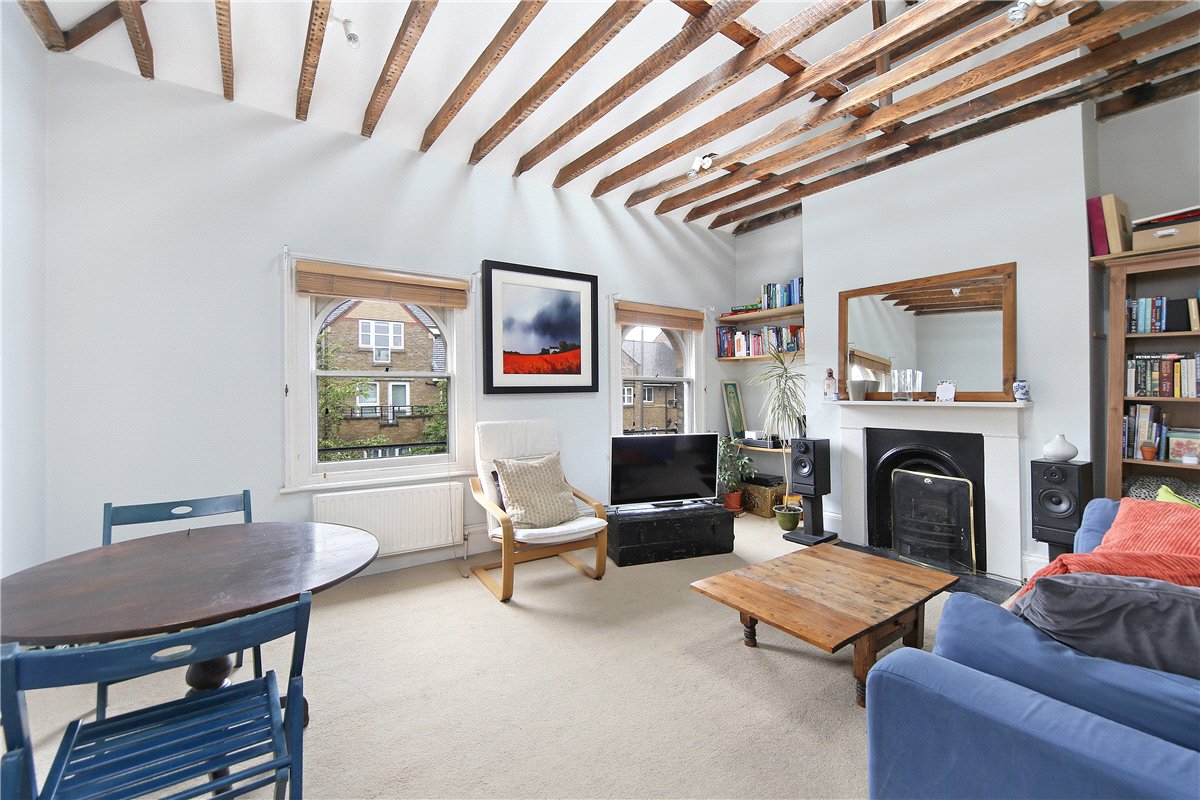 2 bedroom Flat, St. James's Drive, London, SW17 - Available, Image 1