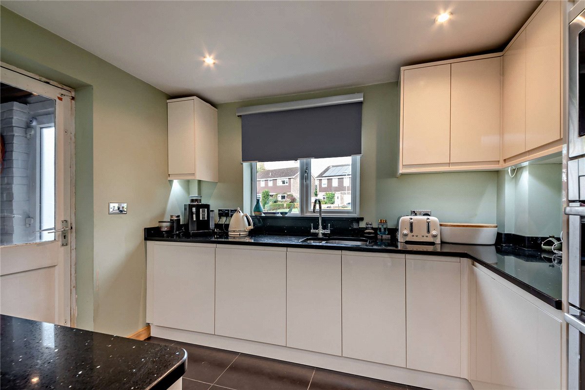 4 bedroom House, Falcon House Gardens, Woolton Hill, RG20 - Available, Image 3