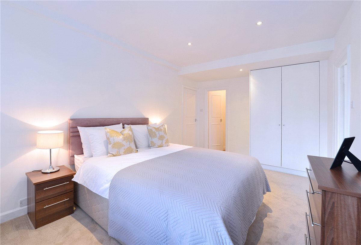 1 bedroom Flat, Hill Street, Mayfair, W1J - Available, Image 2