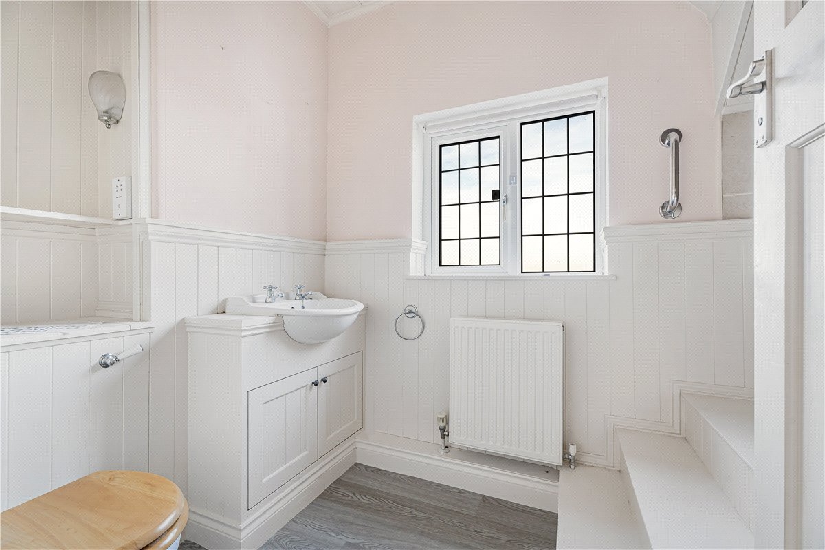 6 bedroom House, Ellesborough Road, Wendover, HP22 - Let Agreed, Image 11