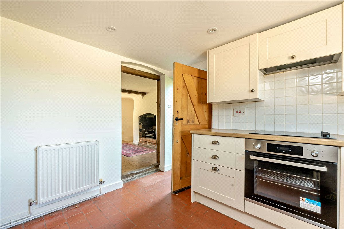 2 bedroom House, Harts Hill Road, Thatcham, RG18 - Available, Image 8