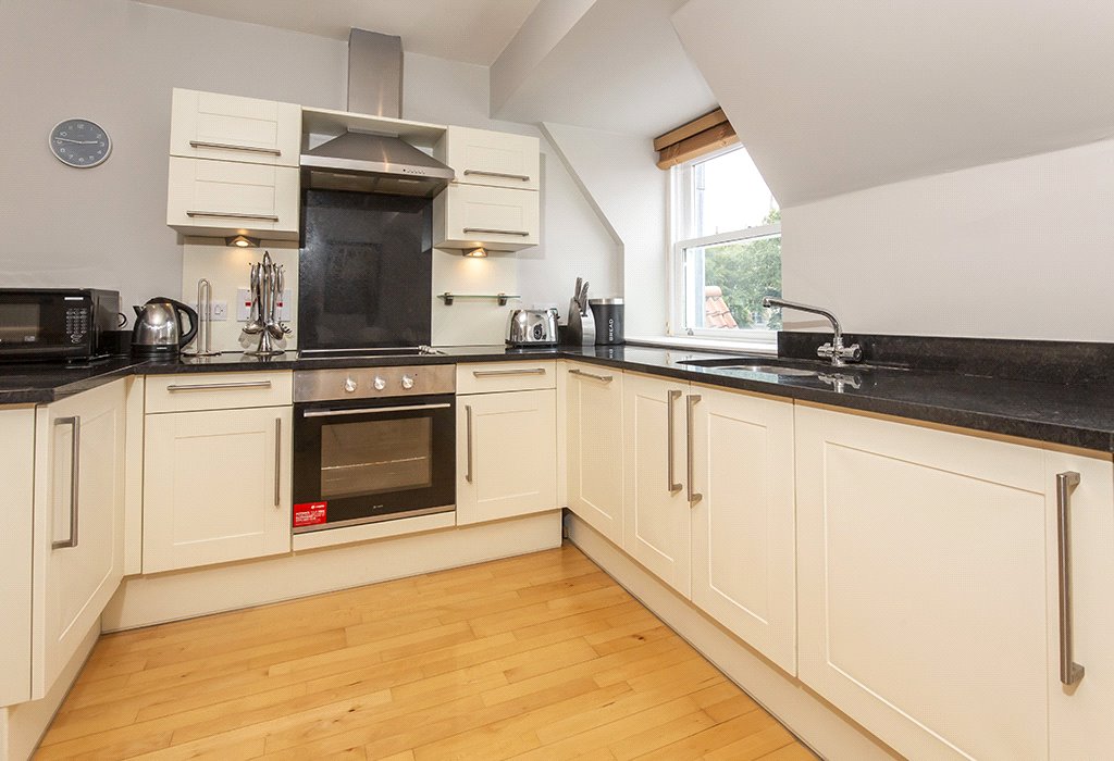 1 bedroom Flat, Low Petergate, York, YO1 - , Image 3
