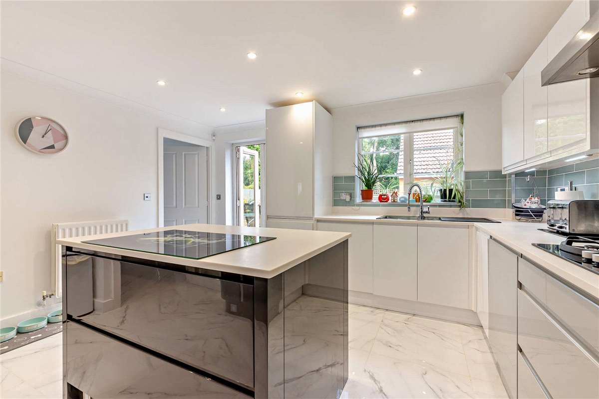 5 bedroom House, Haysoms Drive, Greenham, RG19 - Sold STC, Image 9