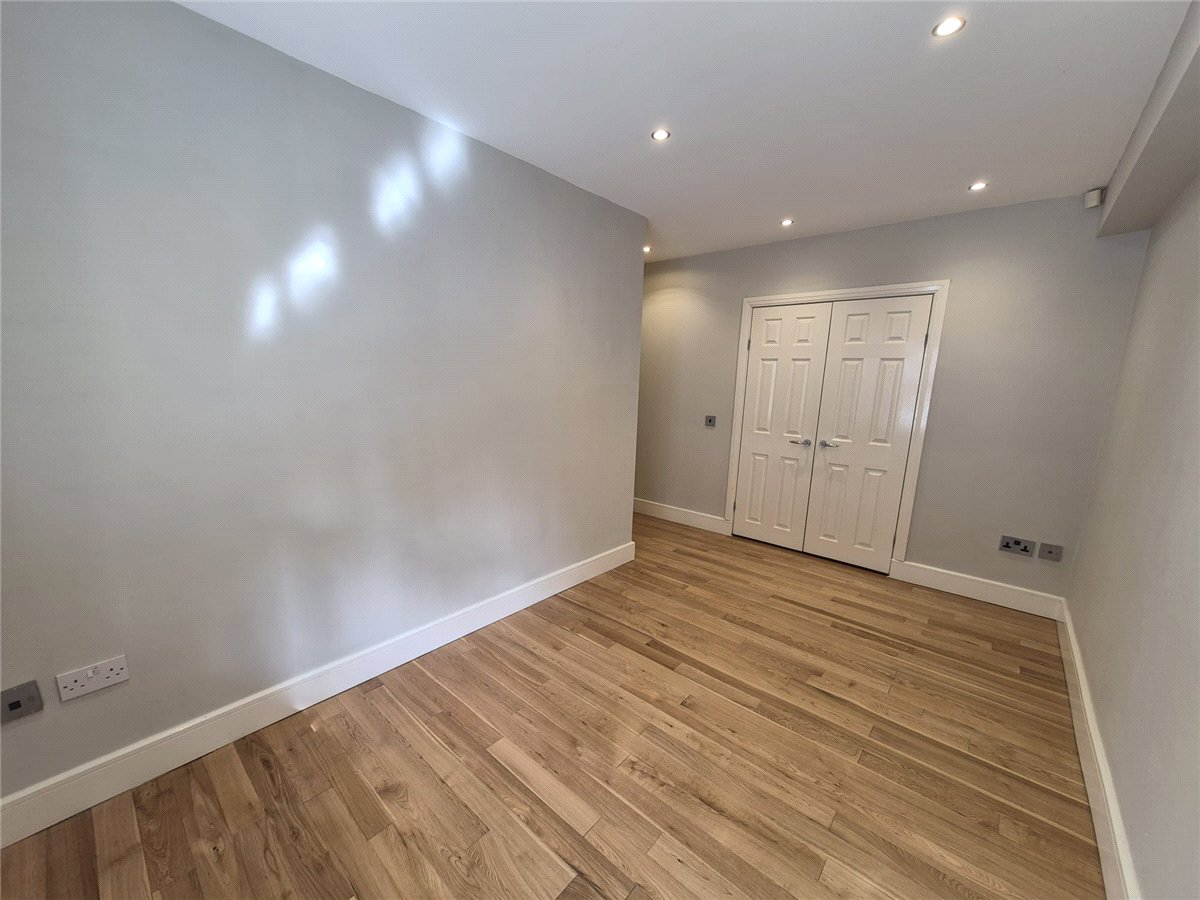 1 bedroom Flat, Square Street, Ramsbottom, BL0 - Available, Image 6