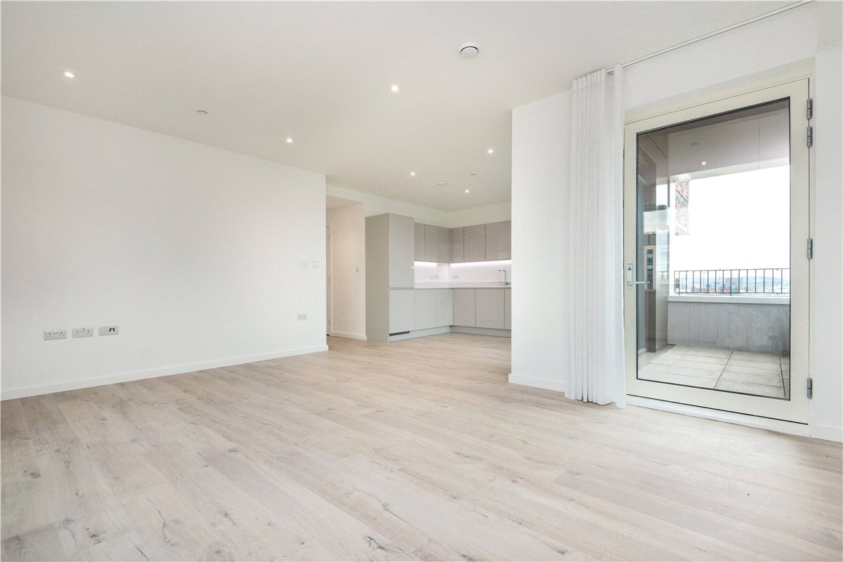 3 bedroom Flat, Heartwell Avenue, London, E16 - Let Agreed, Image 7