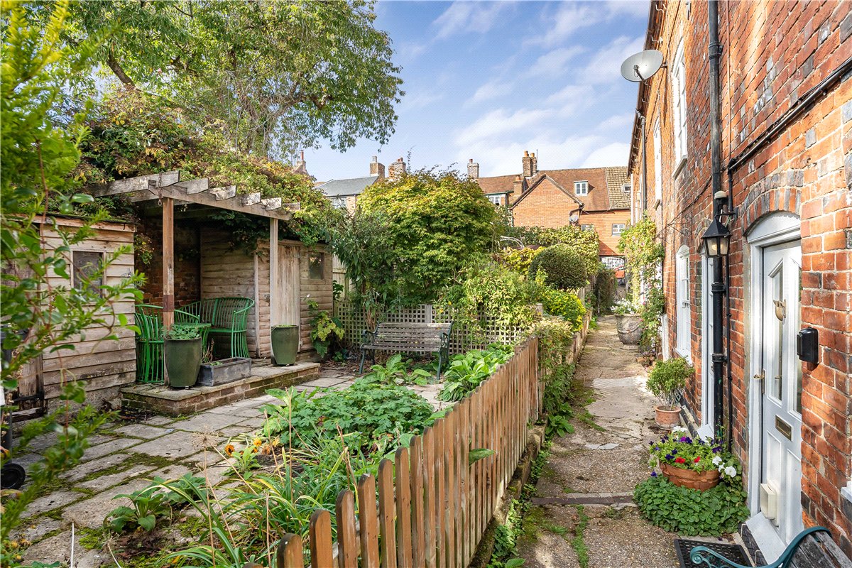 3 bedroom House, Wellington Place, High Street, SN8 - Available, Image 15