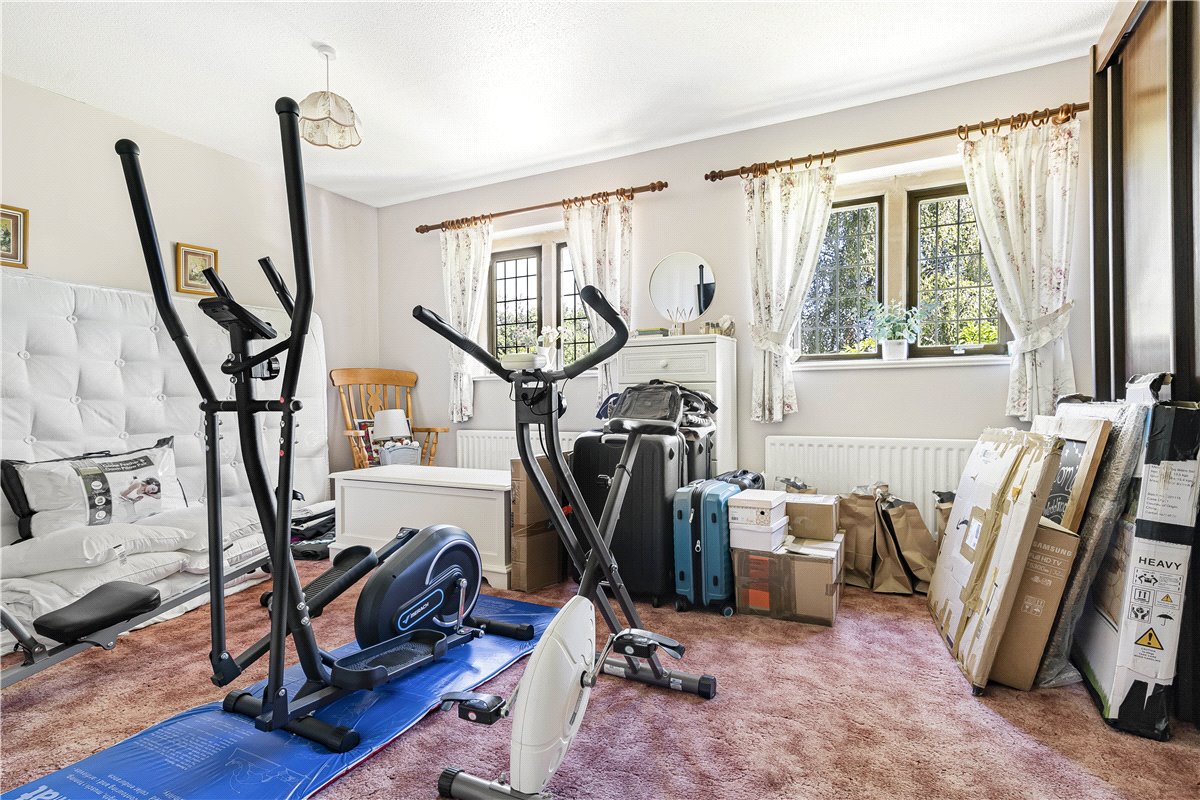 4 bedroom House, Witney Road, Ducklington, OX29 - Available, Image 11