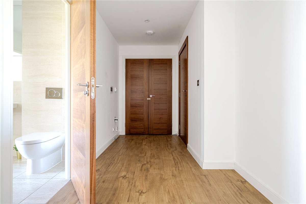 2 bedroom Flat, Victoria Bridge Road, Bath, BA2 - , Image 1