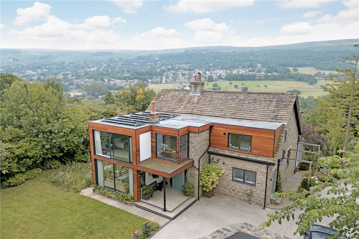 5 Bedroom Single Family Home/House's Image 1