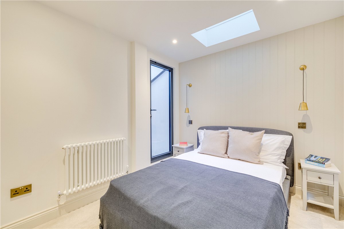 2 bedroom Flat, Quicks Road, London, SW19 - Sold, Image 11