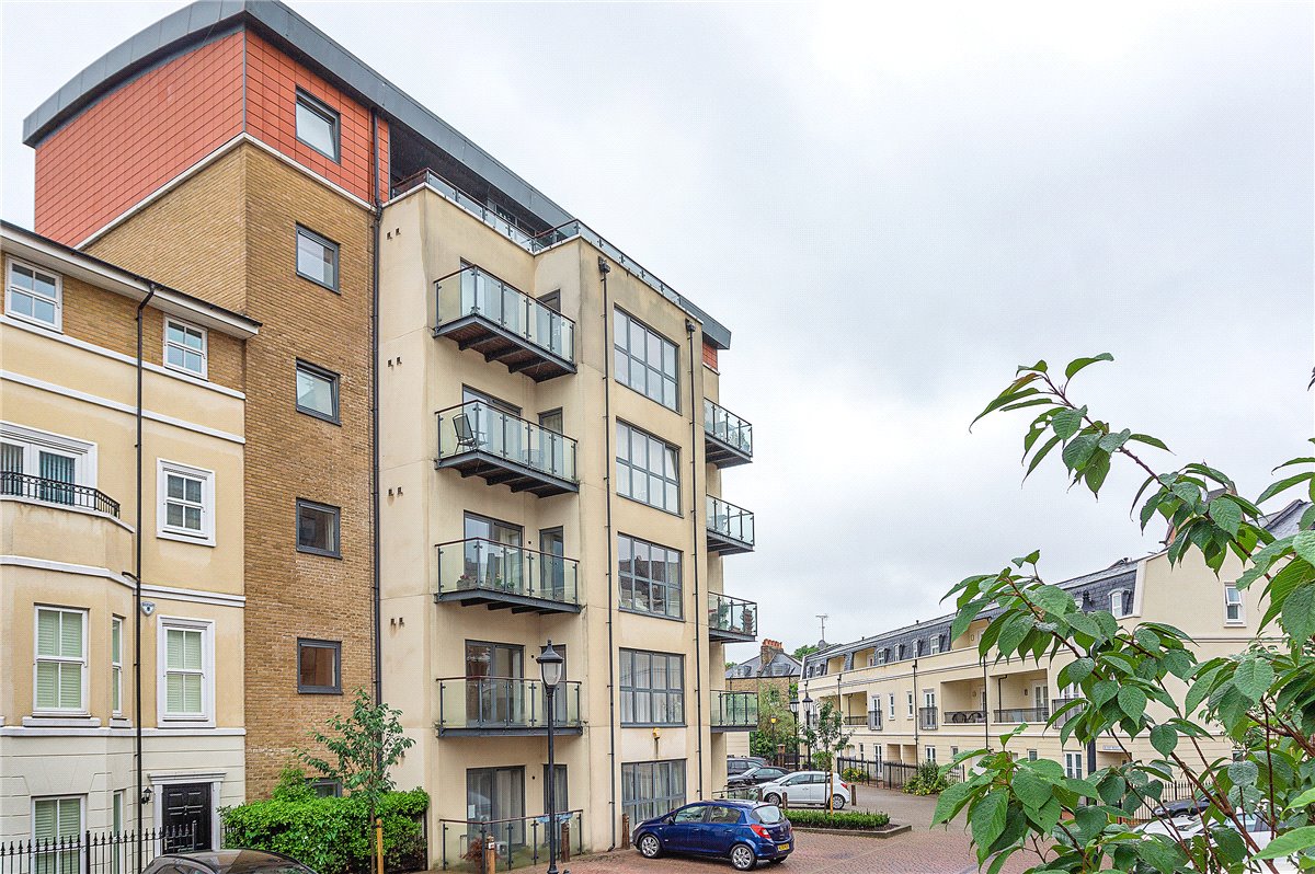 2 bedroom Flat, Canal Boulevard, Camden, NW1 - , Image 2