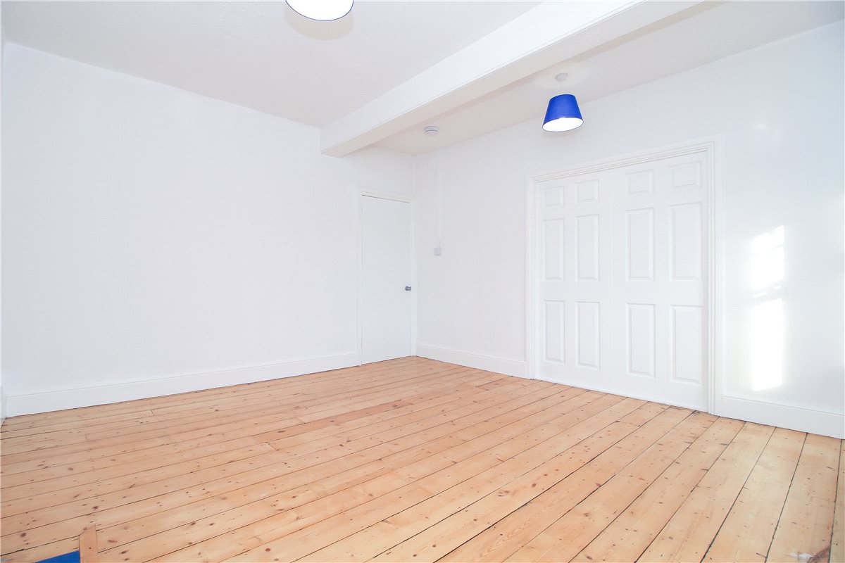 2 bedroom Flat, High Street, Witney, OX28 - , Image 3