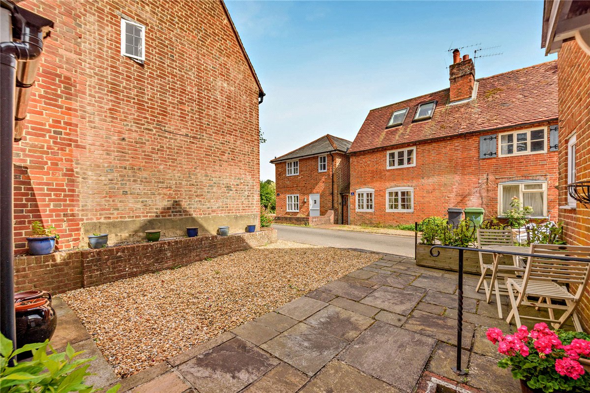 2 bedroom House, Church Lane, Hambledon, PO7 - Available, Image 8
