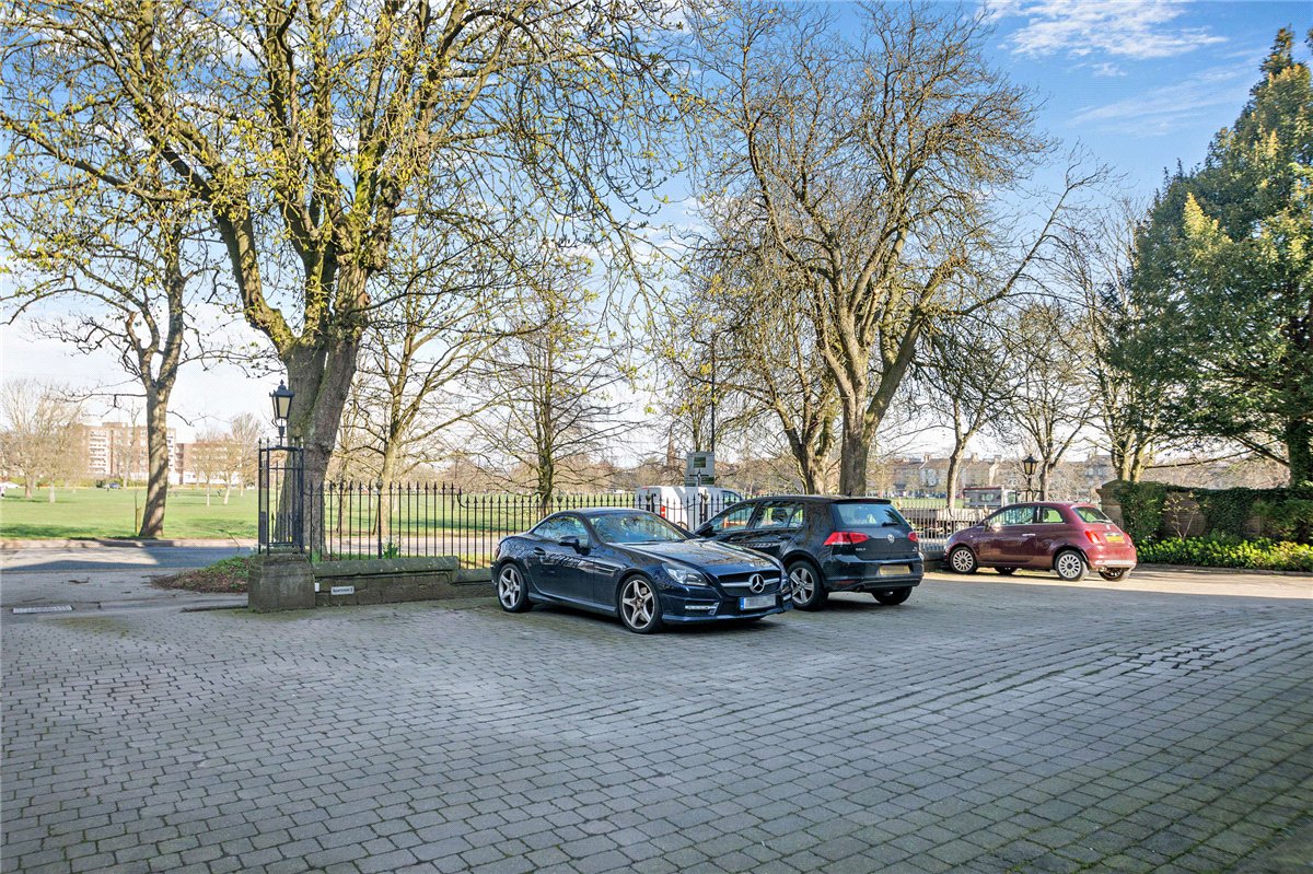 2 bedroom Flat, Otley Road, Harrogate, HG2 - Available, Image 10