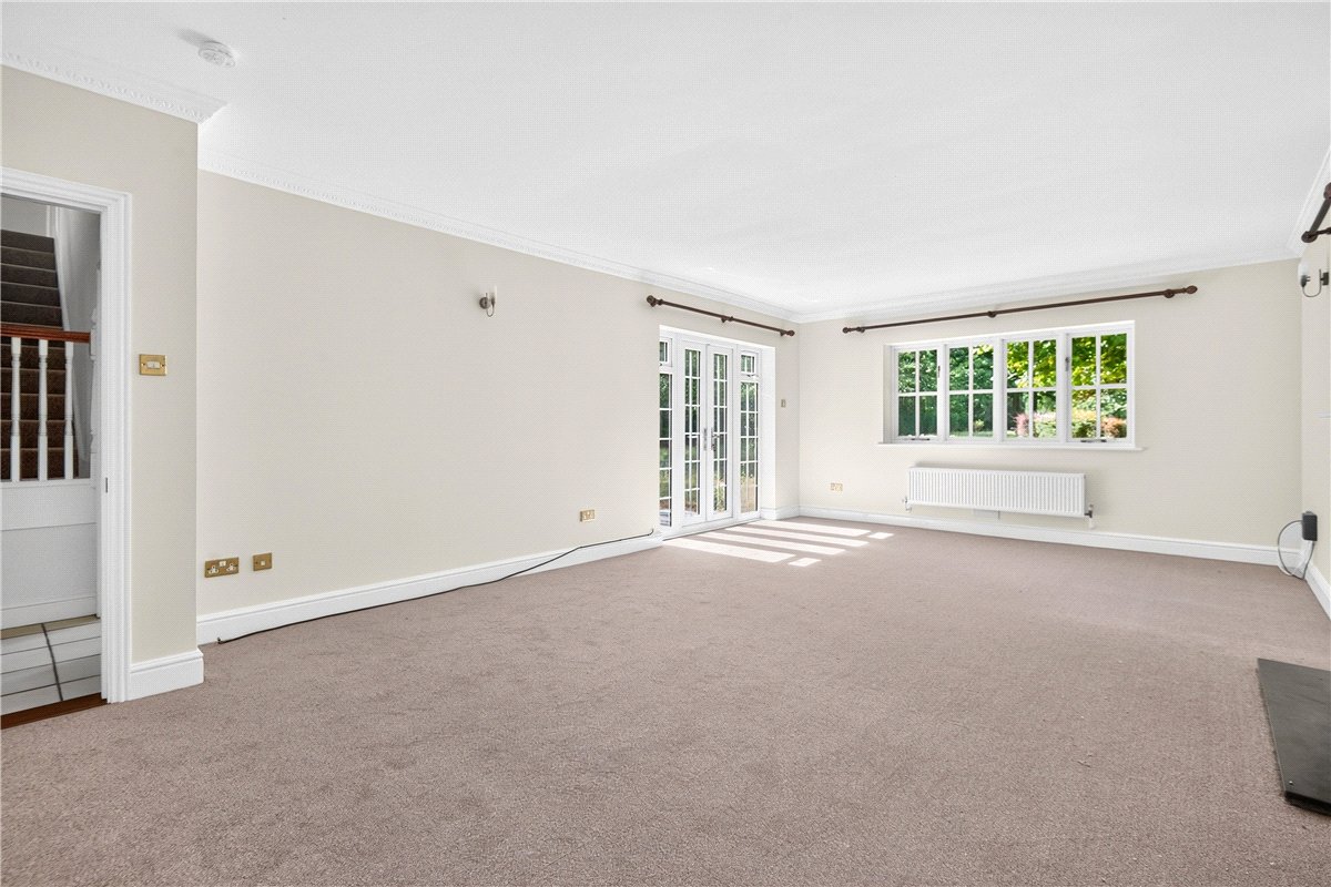 5 bedroom House, Whitethorn Close, Stoke Mandeville, HP22 - Available, Image 7