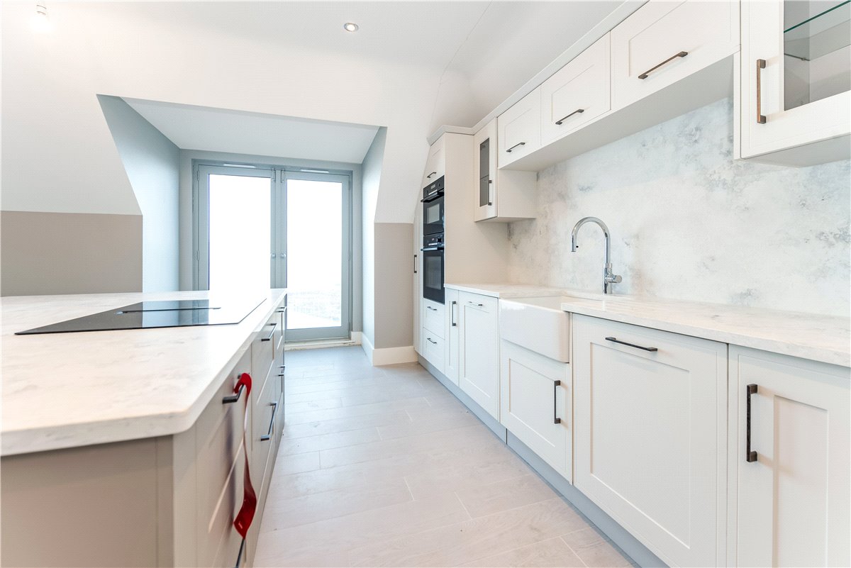3 bedroom Flat, Farne House, 12 Crewe Street, NE68 - Available, Image 3