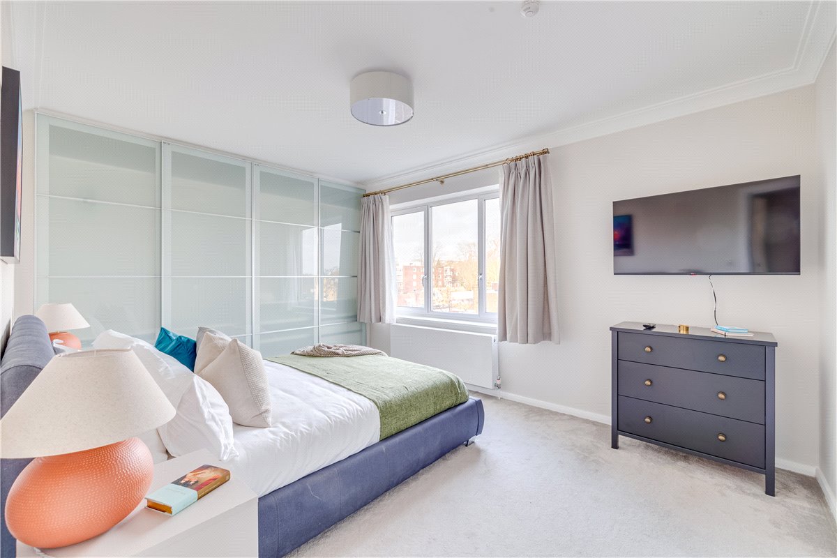 3 bedroom Flat, St. Mary Abbots Terrace, Kensington, W14 - Available, Image 1