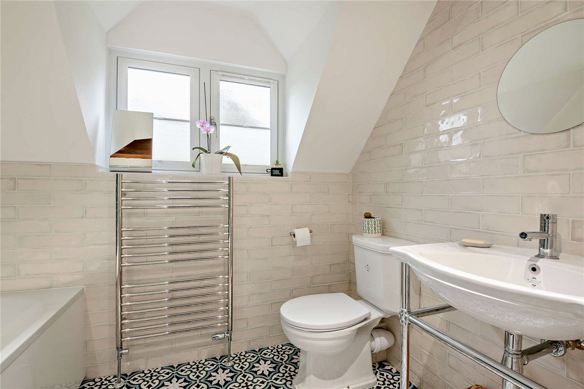 4 bedroom House, Crookham Hill, Crookham Common, RG19 - Available, Image 14