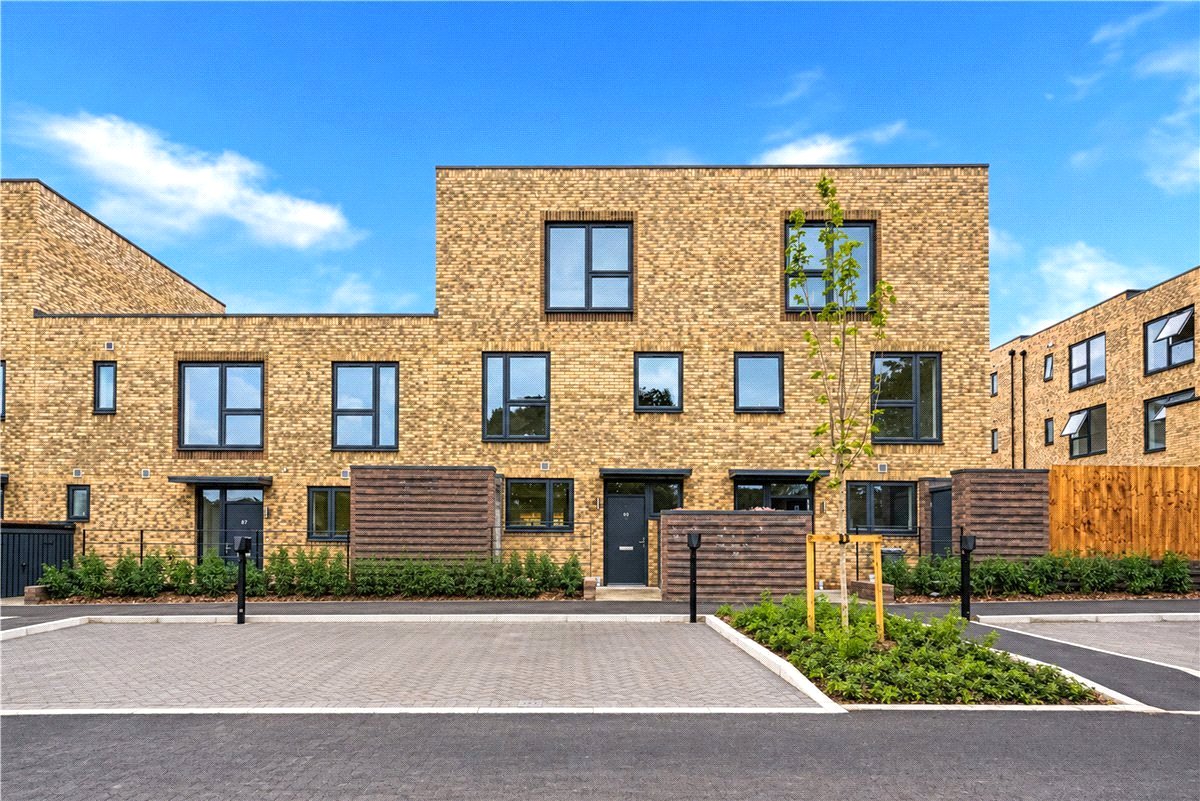 4 bedroom House, Ballast Road, Erith, DA8 - Available