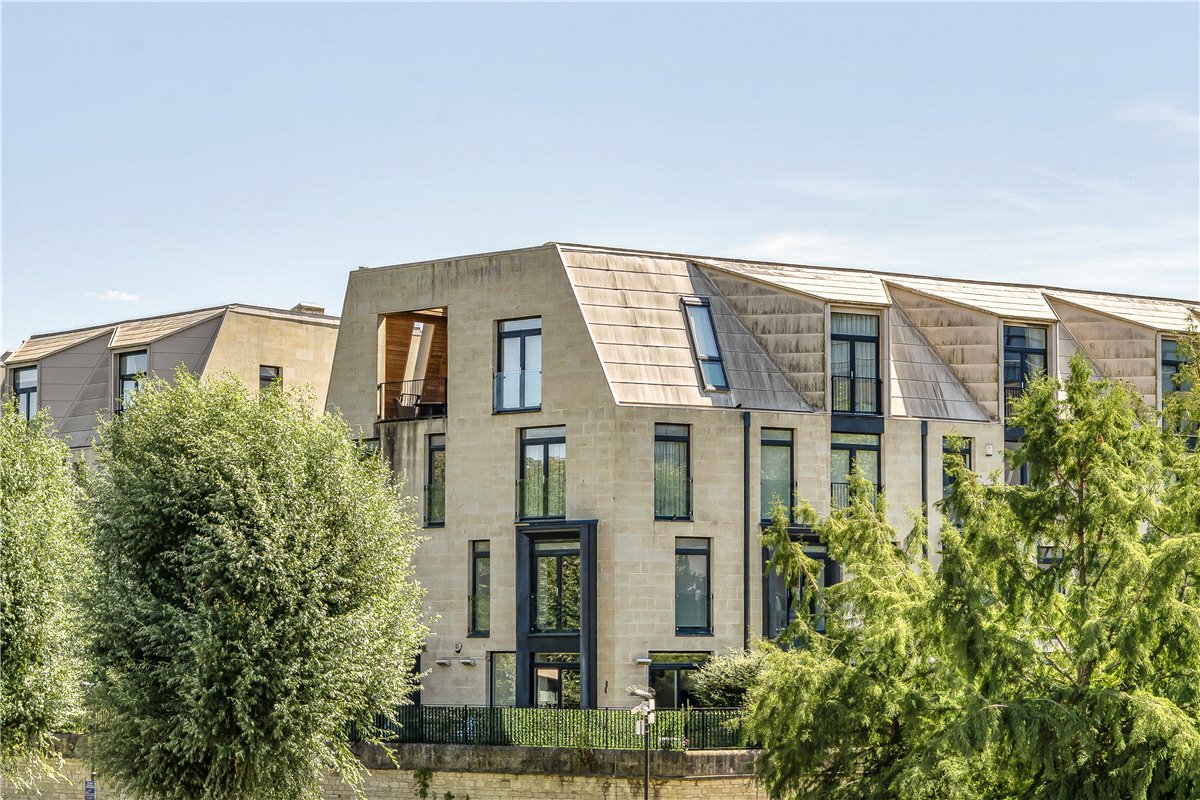 2 bedroom Flat, Western Terrace, Victoria Bridge Road, BA2 - Available, Image 1
