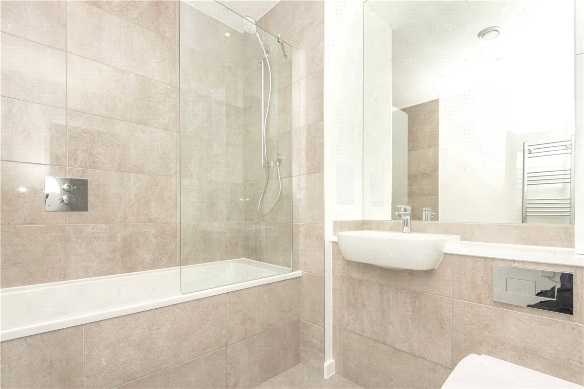 2 bedroom Flat, Heartwell Avenue, London, E16 - Let Agreed, Image 10