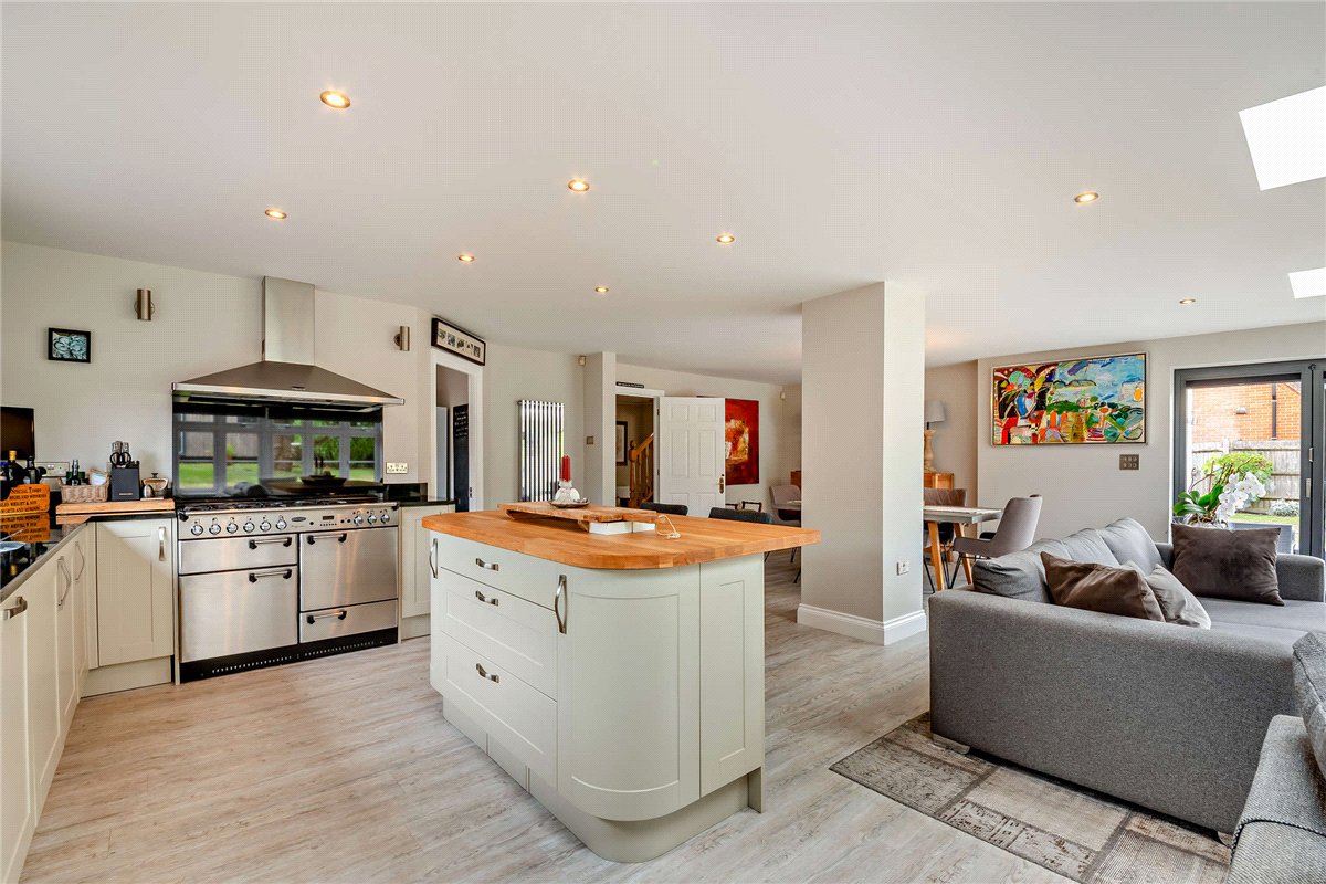 4 bedroom House, Hollycroft, Ashford Hill, RG19 - Available, Image 6