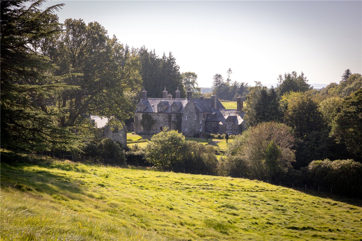 11 bedroom House, Talsarnau, Gwynedd, LL47 - Available, Image 14