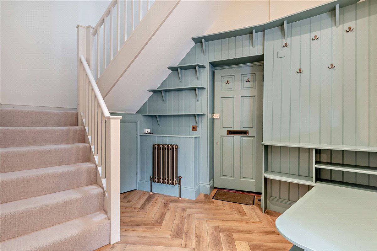 3 bedroom House, Phoenix Court, Kingsclere, RG20 - Available, Image 3