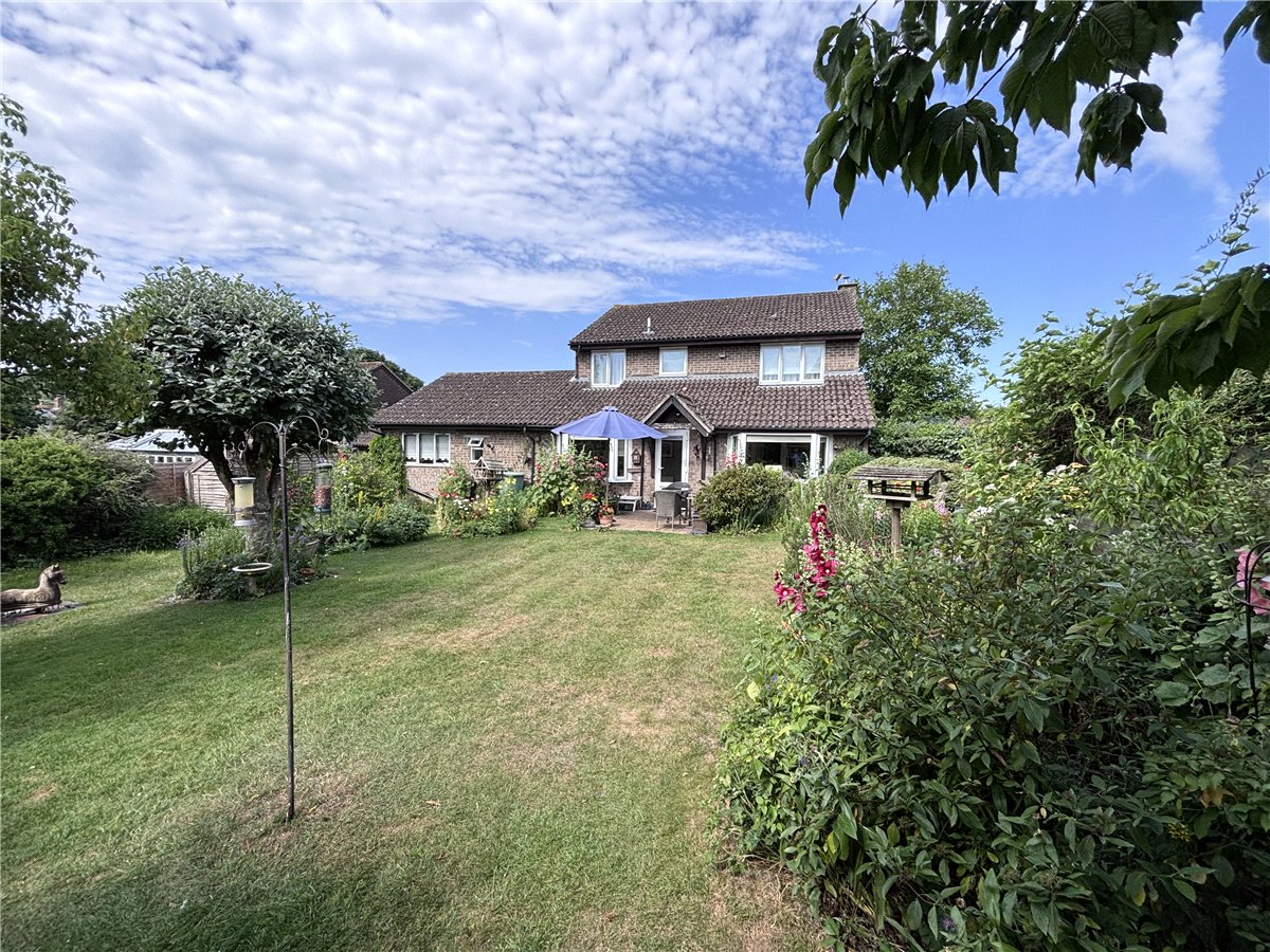 3 bedroom House, The Dell, Vernham Dean, SP11 - Available