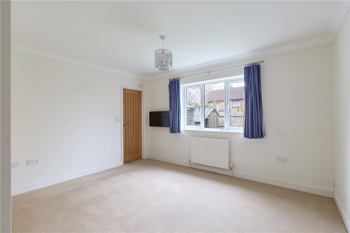 3 bedroom Bungalow, High Street, Waterbeach, CB25 - Available, Image 7