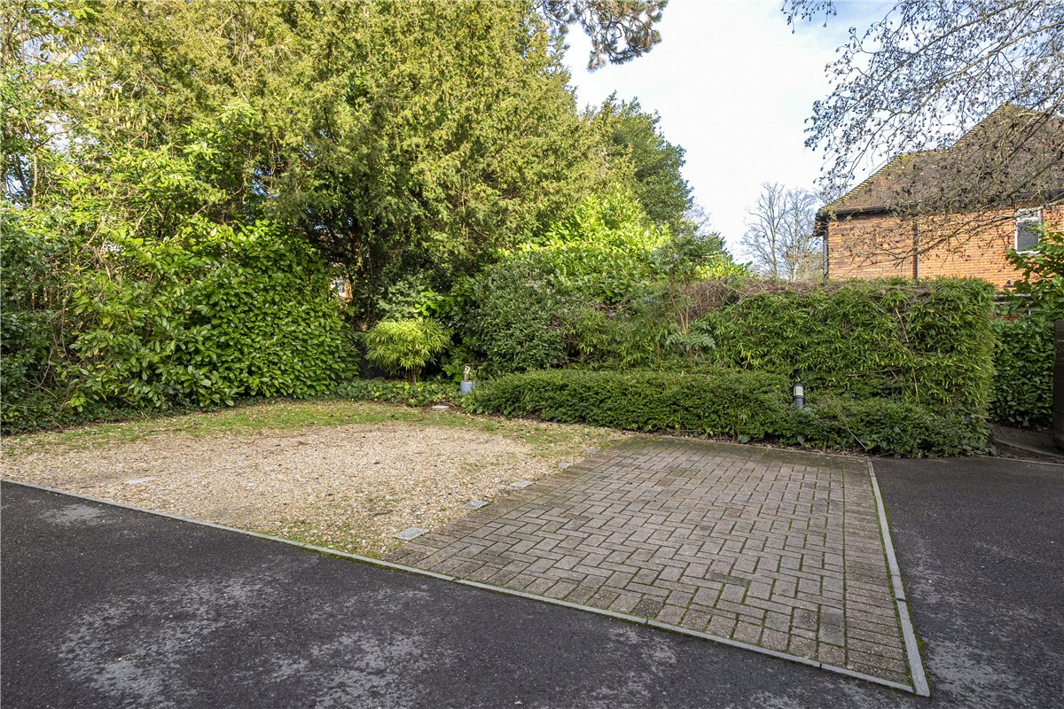 3 bedroom Flat, Bereweeke Road, Winchester, SO22 - Sold STC, Image 9