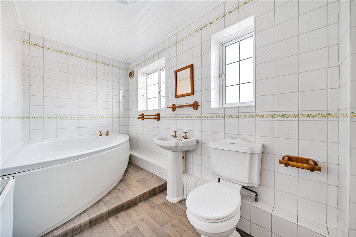 5 bedroom House, Bacombe Lane, Wendover, HP22 - Available, Image 13