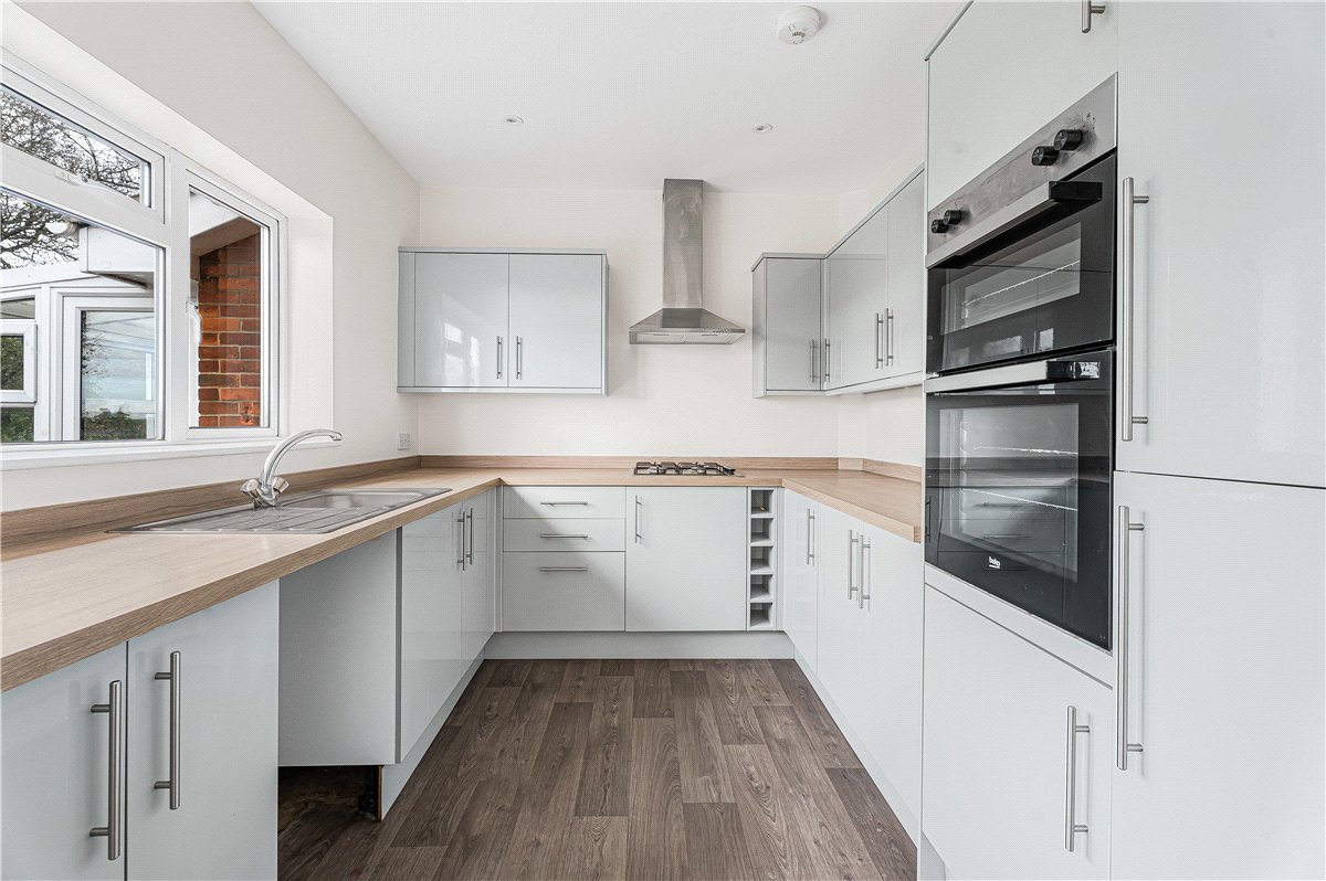 4 bedroom Bungalow, South Street, Wendover, HP22 - Available, Image 18