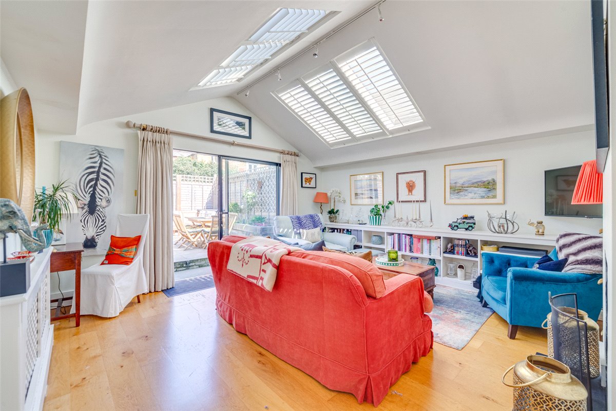 2 bedroom Flat, Kingwood Road, London, SW6 - Let Agreed