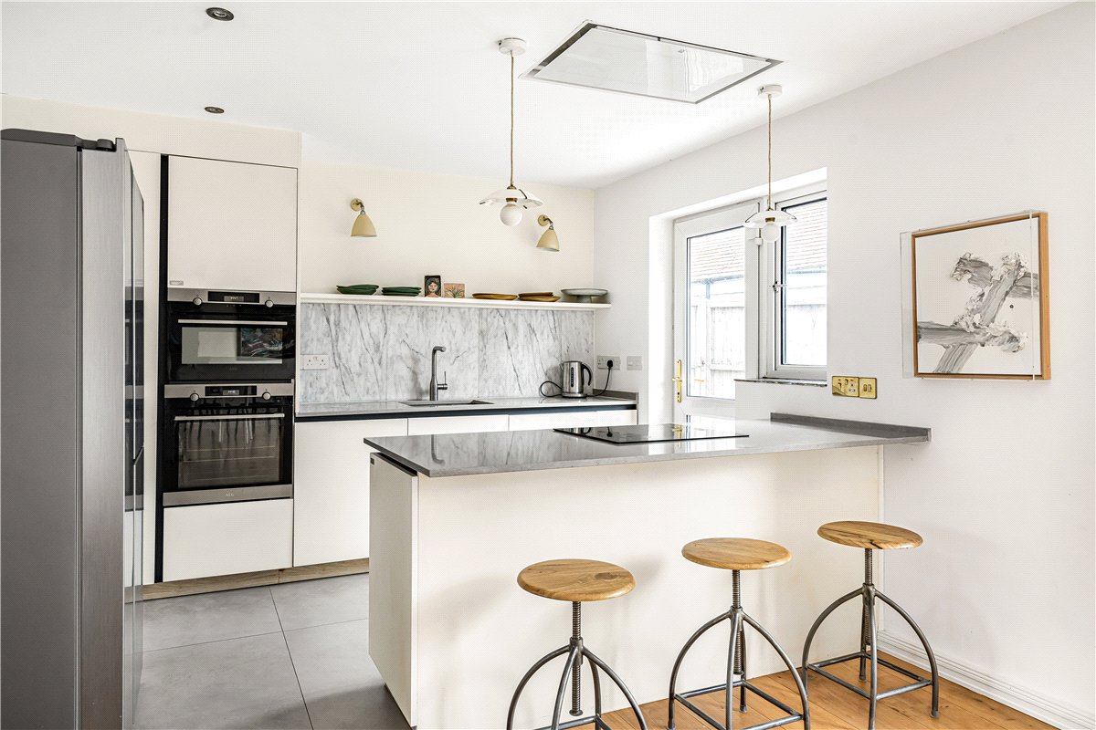 3 bedroom House, Godstow Road, Wolvercote, OX2 - Available