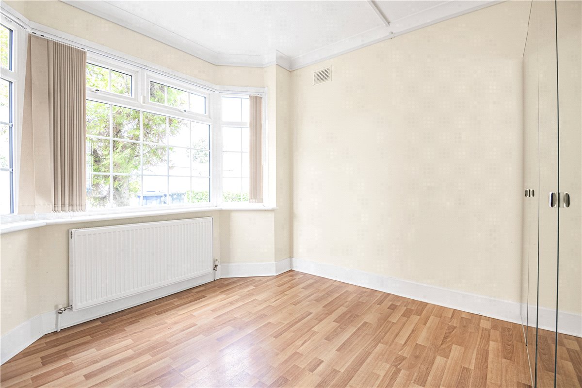3 bedroom Bungalow, Islip Gardens, Northolt, UB5 - Sold, Image 9