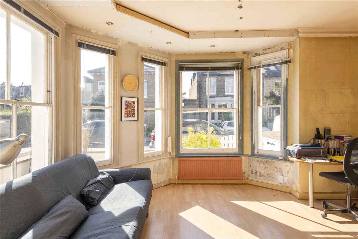1 bedroom Flat, Nottingham Road, Bellevue Village, London, SW17 - Sold, Image 2