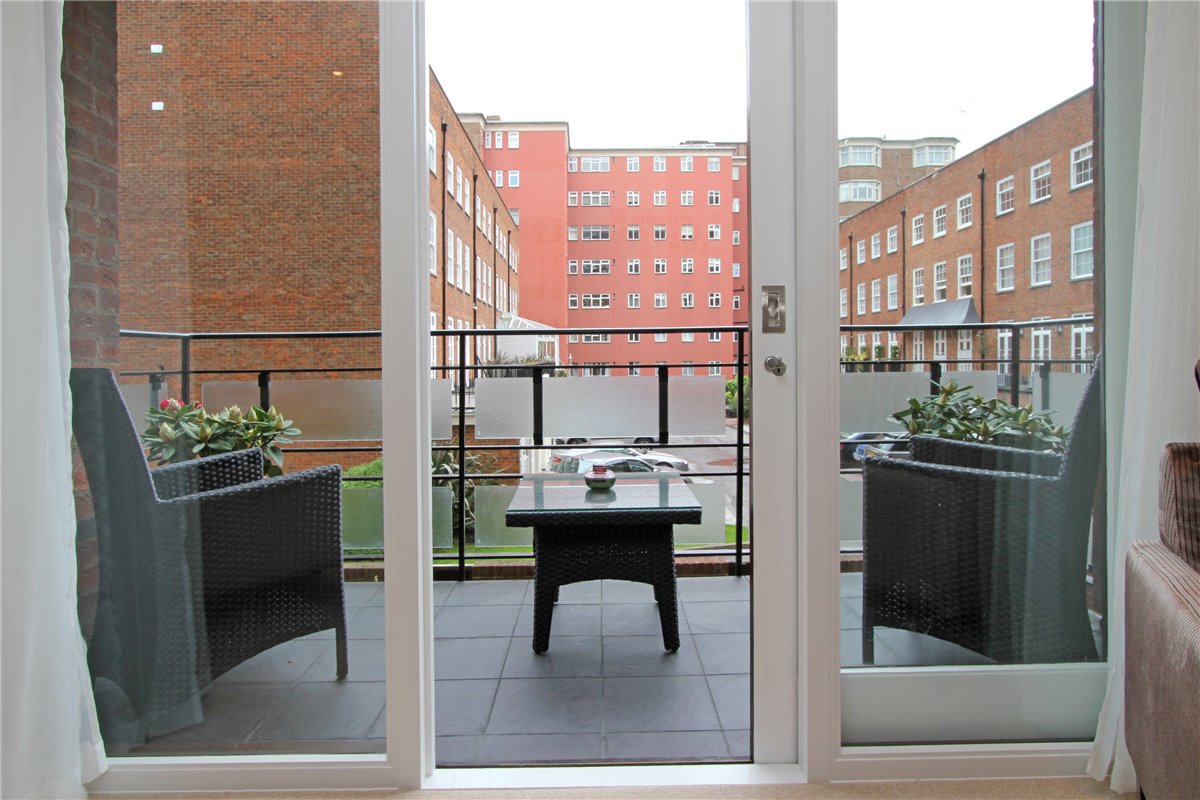 2 bedroom Flat, Ennismore Gardens, London, SW7 - Available, Image 9