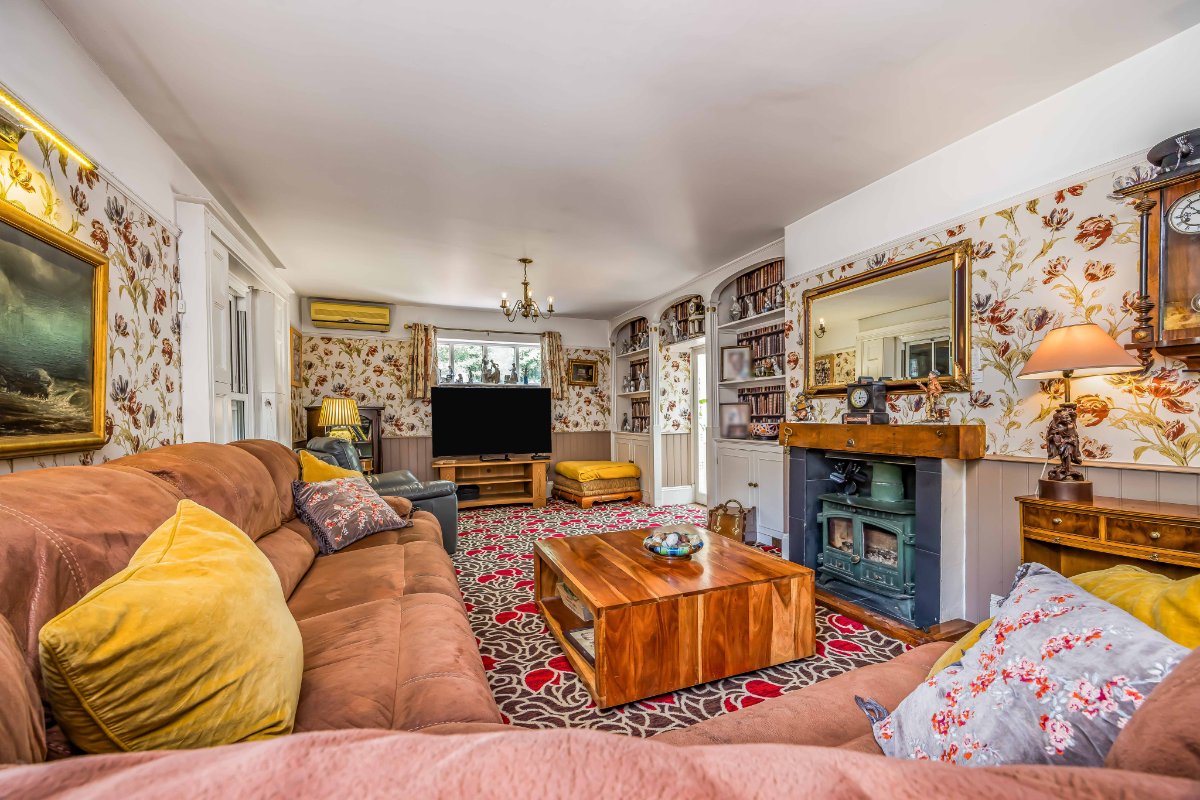 5 Bedroom Single Family Home/House's Image 29