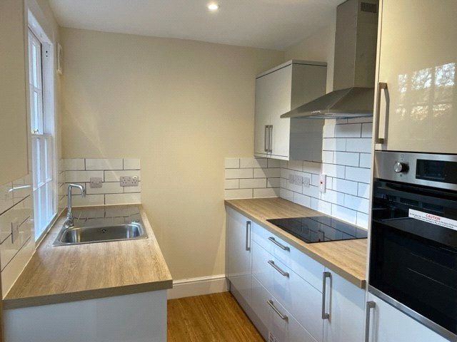 2 bedroom House, Madeira Place, Newbury, RG14 - Sold STC
