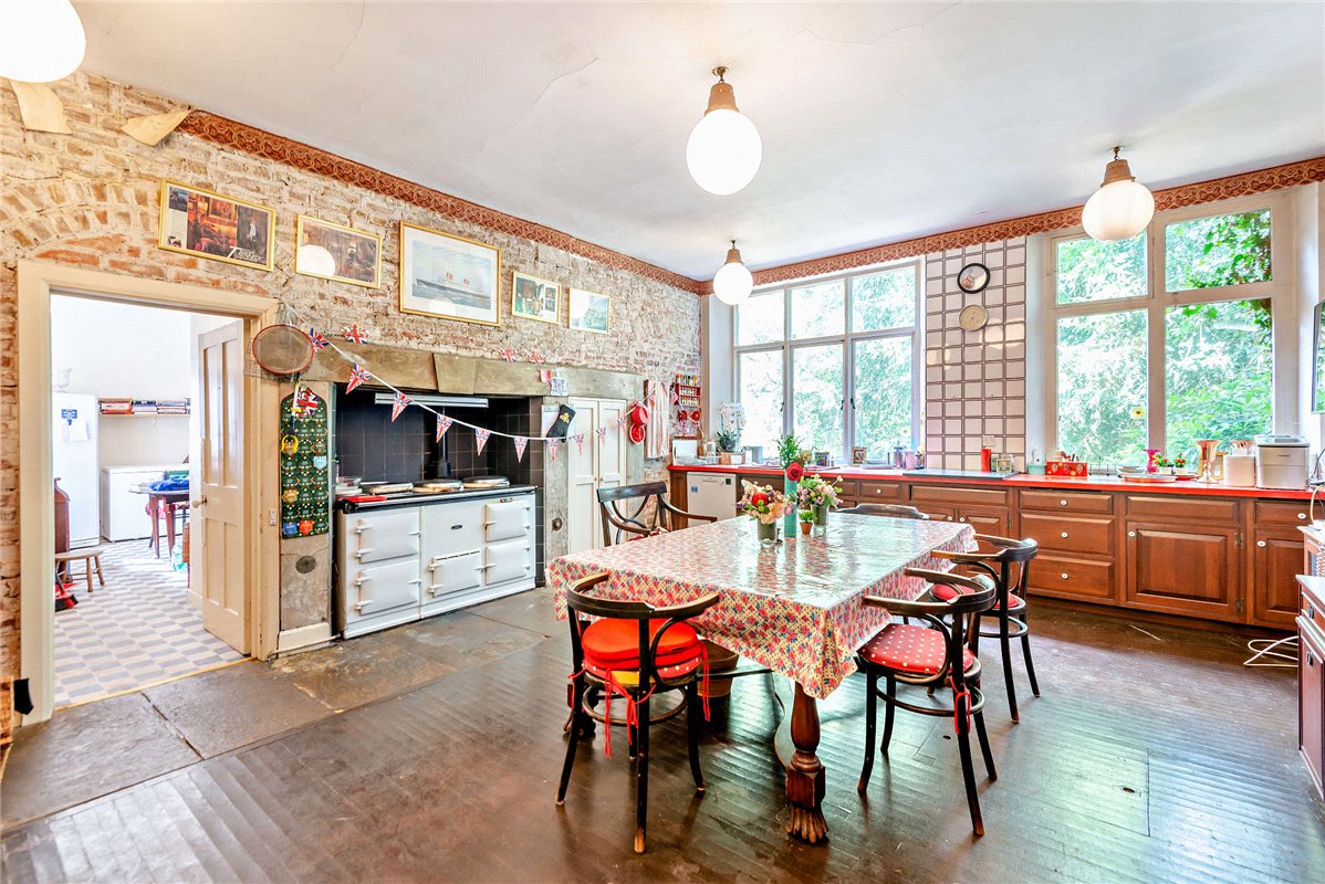 5.5 Sq Ft Country Estate, Priest Hill, Old Windsor, SL4 - Available, Image 18