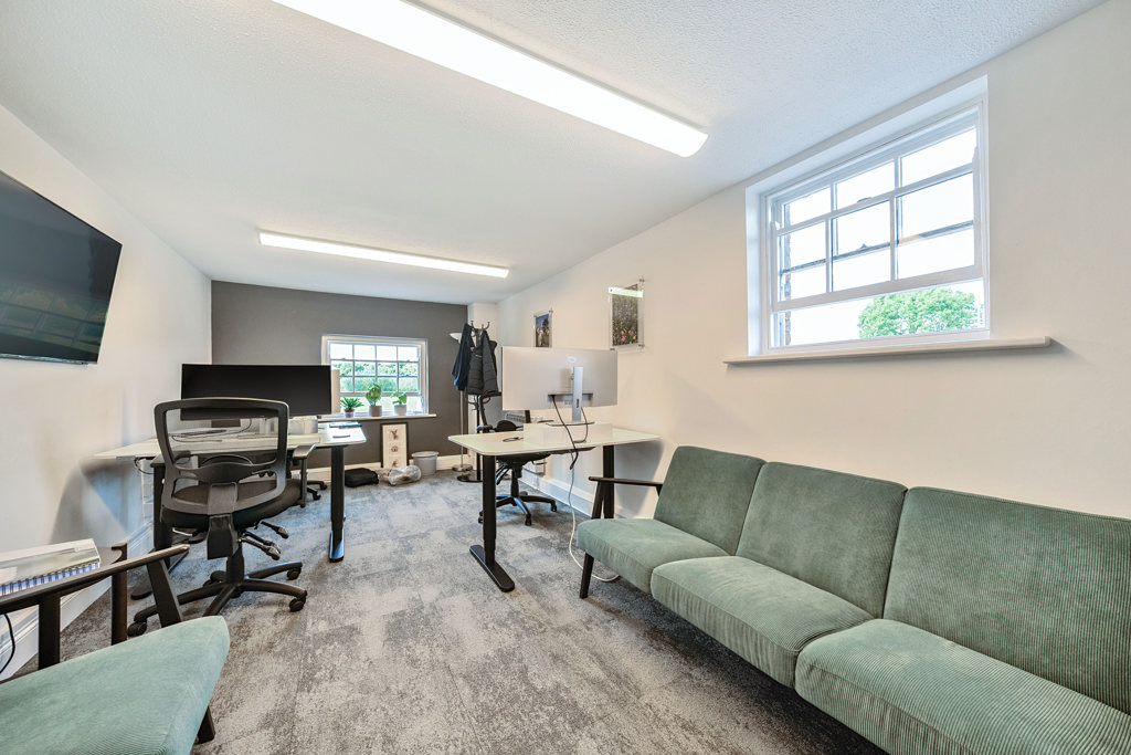 947 Sq Ft, Unit 3 The Stables, Hertford, SG14 - Available, Image 4