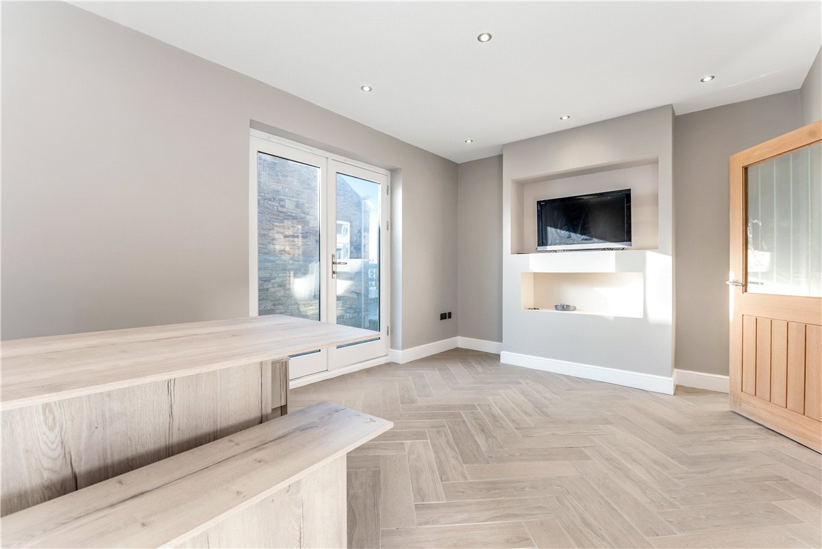 2 bedroom Flat, Farne House, 12 Crewe Street, NE68 - Available, Image 6