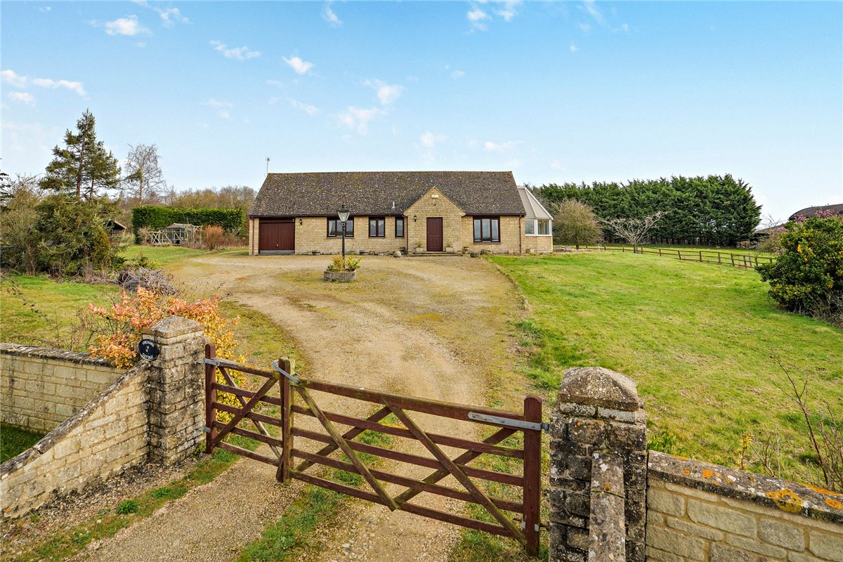 3 bedroom Bungalow, Lew, Bampton, OX18 - Sold