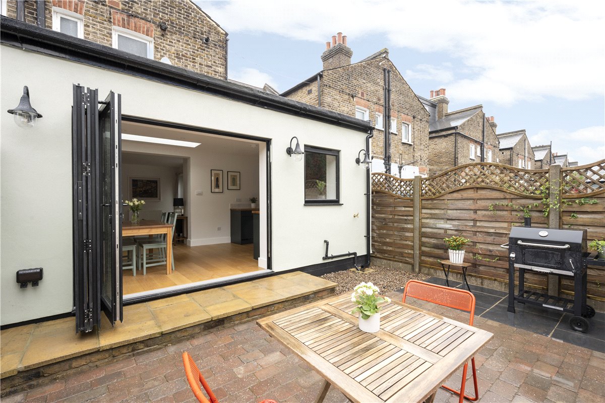 2 bedroom Maisonette, Boundary Road, London, SW19 - Sold, Image 5