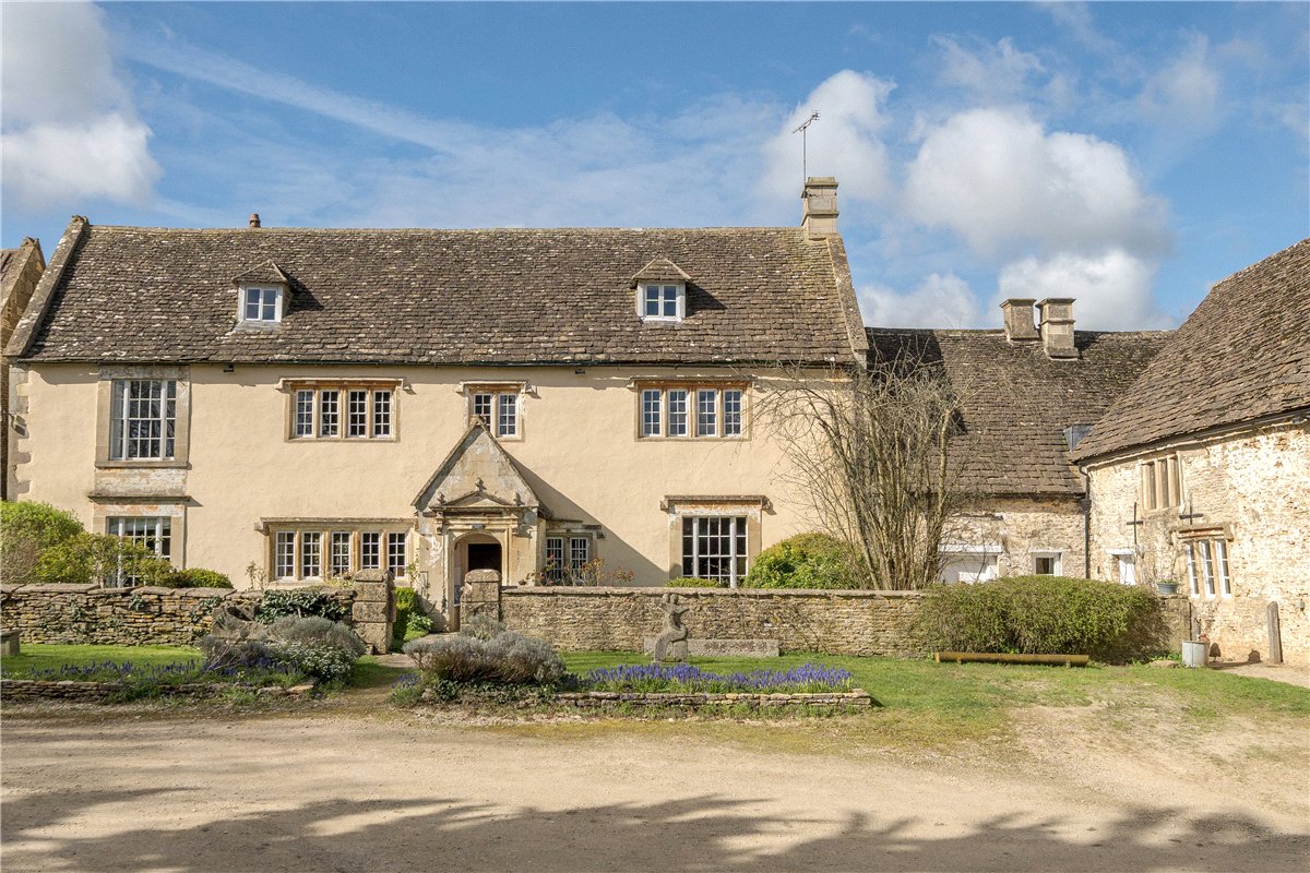 7 bedroom House, Neston, Corsham, SN13 - Available