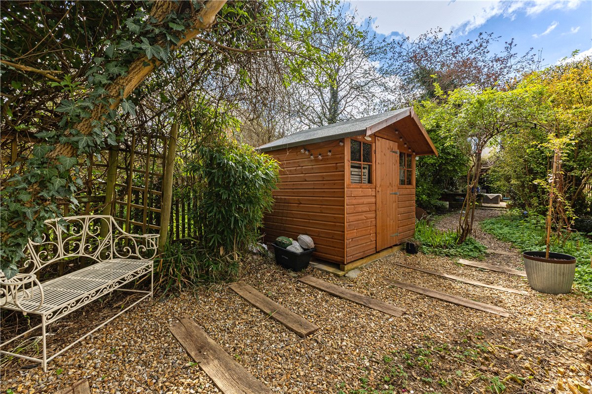2 bedroom House, The Dean, Alresford, SO24 - Available, Image 4