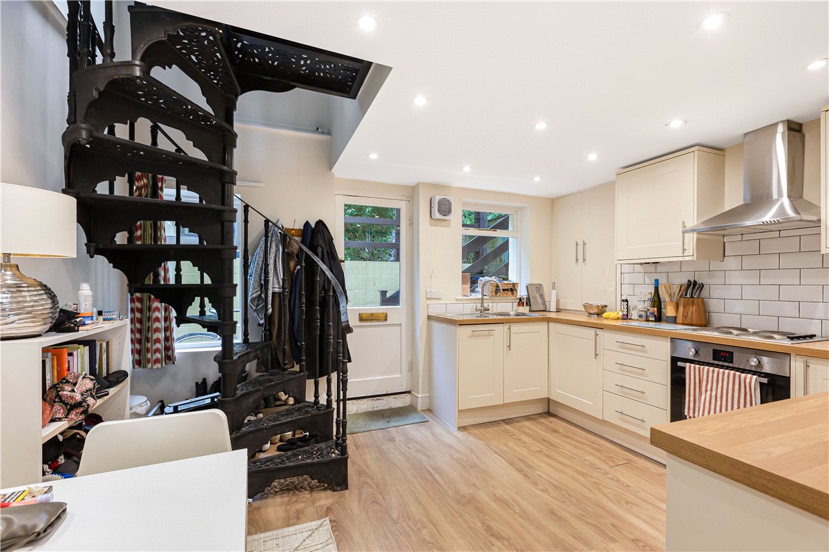 2 bedroom Maisonette, Walton Crescent, Oxford, OX1 - , Image 6